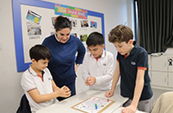 Subtraction Board Game: İngilizce ve Matematiğin Disiplinlerarası Buluşması