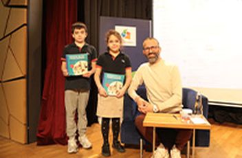 ide’de “Lider Hepgenç ile Kitapların Büyülü Dünyasına Yolculuk”