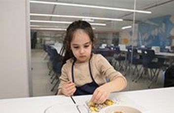 Minik Şeflerden Lezzetli Bir Deneyim: Tuzlu Kurabiye Yapımı