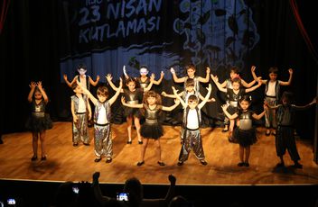 ide’de 23 Nisan kutlamaları rengarenk!