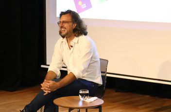 Tolga Gümüşay’la Yazma Sanatı Üzerine