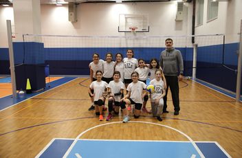 Küçük Kız Voleybol Takımımız Antrenmanda!