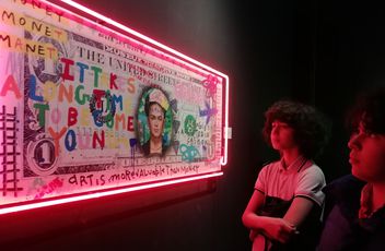 ide Öğrencileri Dünyaca ünlü Fransız Pop Art sanatçısı Jisbar’ın  “Jisbar İstanbul’da” Sergisinde